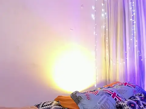 Snapshot of soy_anny_19 chatting on 10.05.25 soy anny 19 online show from 10.05.25