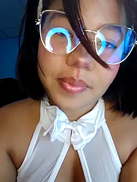 little onixx online show from 10.31.25