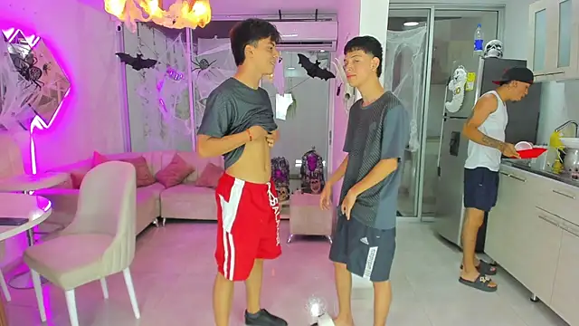 Snapshot of Houseofwarrios chatting on 09.26.25 Houseofwarrios online show from 09.26.25