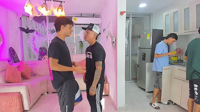 Snapshot of Houseofwarrios chatting on 10.09.25 Houseofwarrios online show from 10.09.25