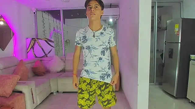 Snapshot of Houseofwarrios chatting on 11.04.25 Houseofwarrios online show from 11.04.25