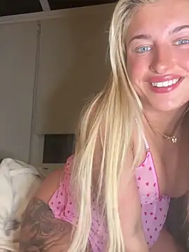 Snapshot of BabyBluexox chatting on 02.25.26 BabyBluexox online show from 02.25.26