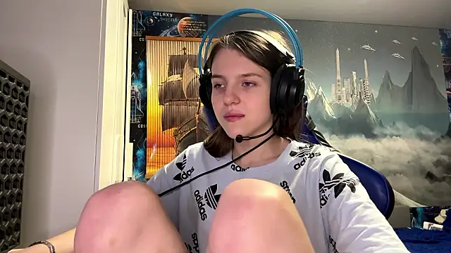 Snapshot of Elira_Breeze chatting on 03.04.26 Elira Breeze online show from 03.04.26