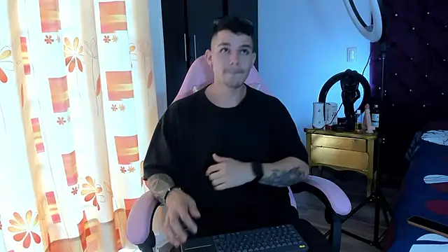 BooyHott  online show from 11.24.25