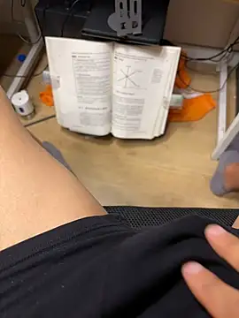 leeyoung  online show from 10.04.25