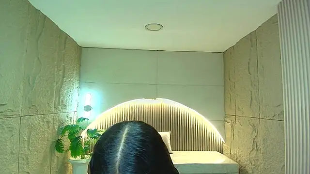 Snapshot of dany_r_ chatting on 11.28.25 dany r online show from 11.28.25