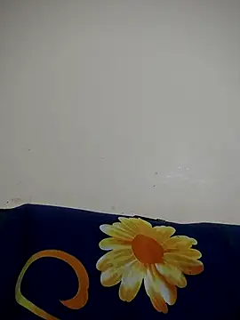 Snapshot of sweetqueen143 chatting on 10.24.25 sweetqueen143 online show from 10.24.25