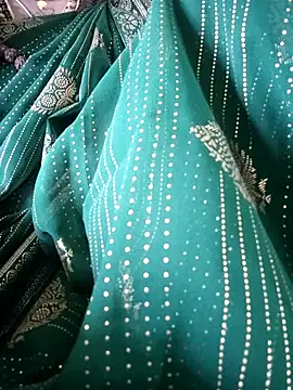 Snapshot of sweetqueen143 chatting on 10.25.25 sweetqueen143 online show from 10.25.25