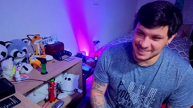 Snapshot of ryden_01 chatting on 09.19.25 ryden 01 online show from 09.19.25