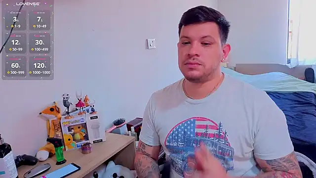 Snapshot of ryden_01 chatting on 10.18.25 ryden 01 online show from 10.18.25