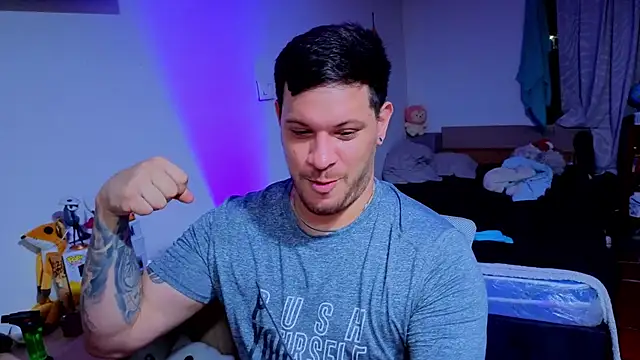 Snapshot of ryden_01 chatting on 10.21.25 ryden 01 online show from 10.21.25