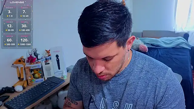 Snapshot of ryden_01 chatting on 11.02.25 ryden 01 online show from 11.02.25