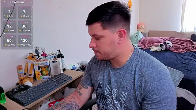 Snapshot of ryden_01 chatting on 11.20.25 ryden 01 online show from 11.20.25