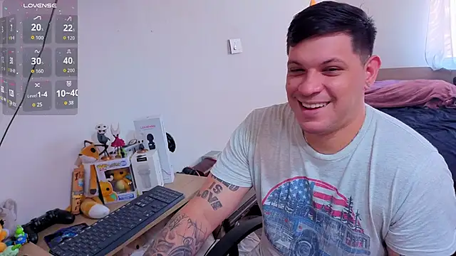 Snapshot of ryden_01 chatting on 11.22.25 ryden 01 online show from 11.22.25