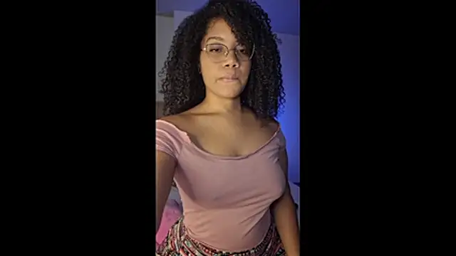 hottielatina online show from 11.24.25