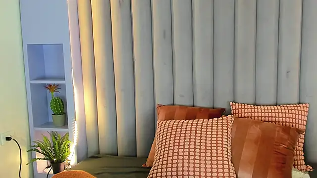 MyApril   online show from 10.11.25