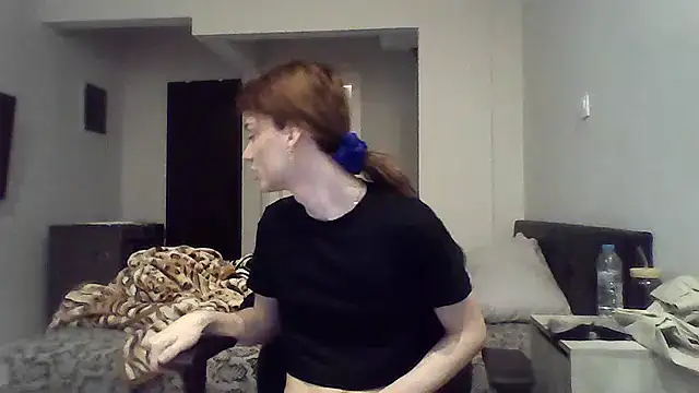 Snapshot of Luna_Samosienko chatting on 02.23.26 Luna Samosienko online show from 02.23.26