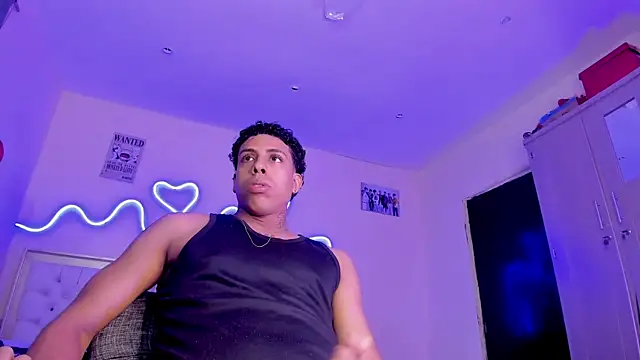 Snapshot of Glader31 chatting on 11.17.25 Glader31 online show from 11.17.25