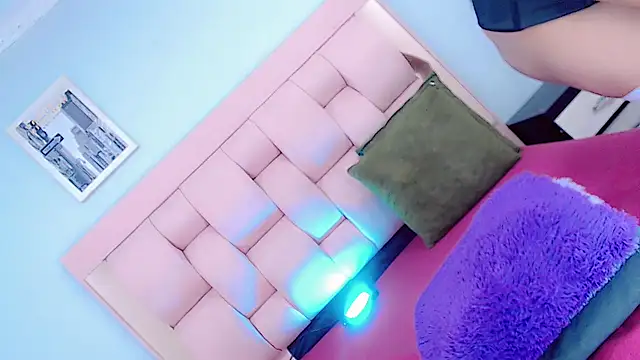 AdharaDaboin online show from 10.15.25