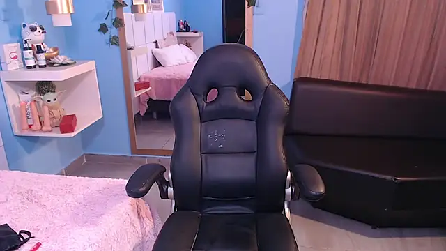 PenelopeBond online show from 11.12.25