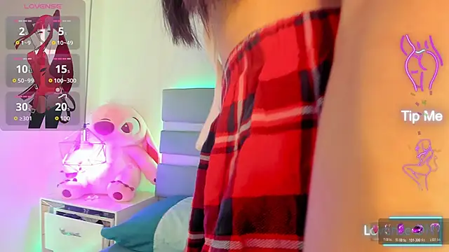 Snapshot of Kitty_love77 chatting on 11.26.25 Kitty love77 online show from 11.26.25