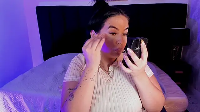 Snapshot of camiladuke7 chatting on 12.14.25 camiladuke7 online show from 12.14.25