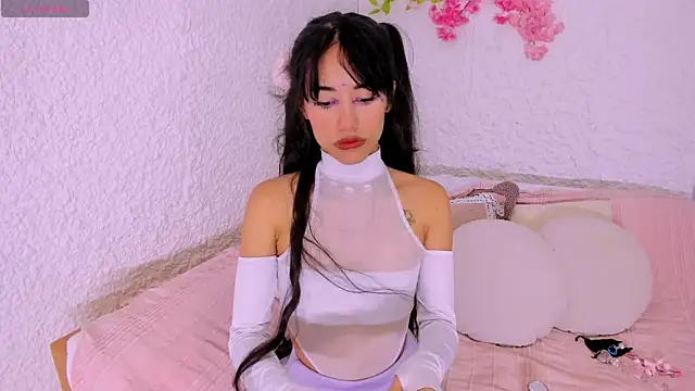 Snapshot of Rouse_Monroe chatting on 10.15.25 Rouse Monroe online show from 10.15.25