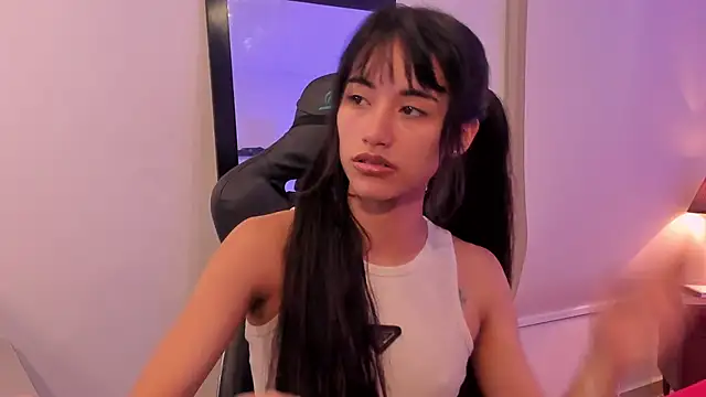 Snapshot of Rouse_Monroe chatting on 11.14.25 Rouse Monroe online show from 11.14.25