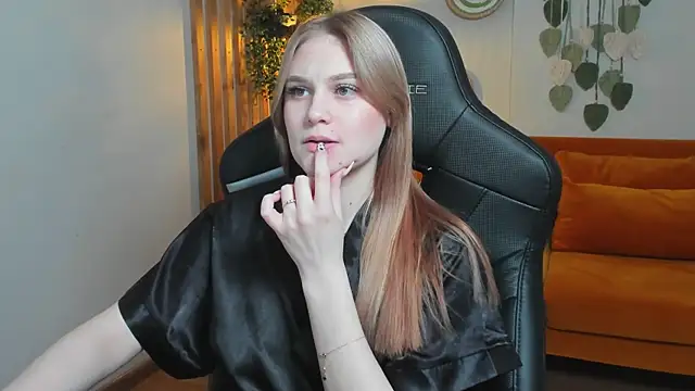 AriaWell online show from 10.16.25