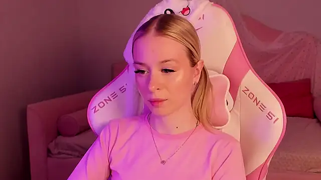 MiaGraces online show from 11.18.25