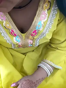 Kiara-Model online show from 10.28.25