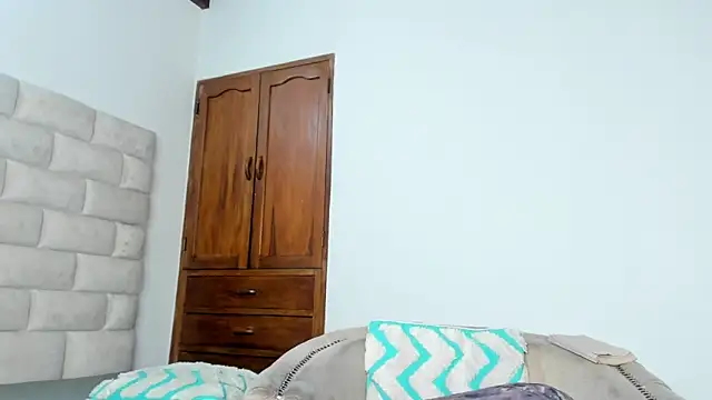 Snapshot of BennBrown chatting on 11.02.25 BennBrown online show from 11.02.25