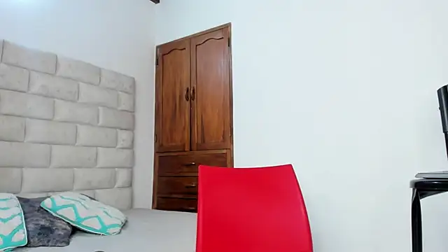 Snapshot of BennBrown chatting on 11.07.25 BennBrown online show from 11.07.25