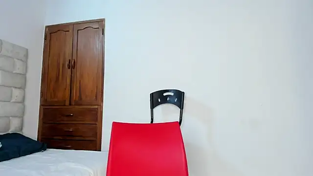 Snapshot of BennBrown chatting on 11.21.25 BennBrown online show from 11.21.25