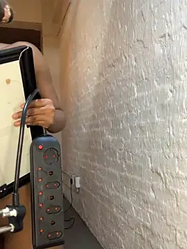 Snapshot of 21shazzy chatting on 10.27.25 21shazzy online show from 10.27.25