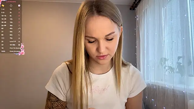 TanekaBoitel online show from 12.02.25