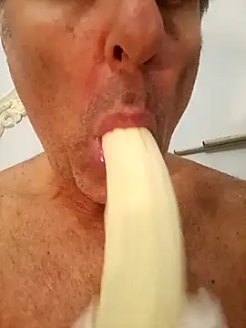 Snapshot of sayeaprayer65 chatting on 10.14.25 sayeaprayer65 online show from 10.14.25