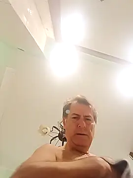 Snapshot of sayeaprayer65 chatting on 10.17.25 sayeaprayer65 online show from 10.17.25