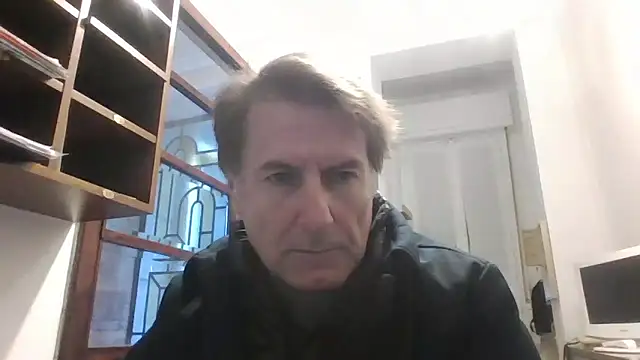 Snapshot of sayeaprayer65 chatting on 11.05.25 sayeaprayer65 online show from 11.05.25