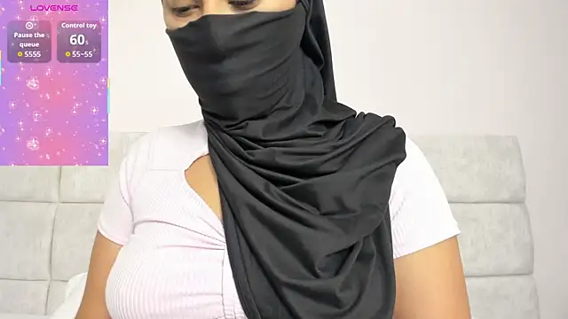 Snapshot of Daksha_a chatting on 10.25.25 Daksha a online show from 10.25.25