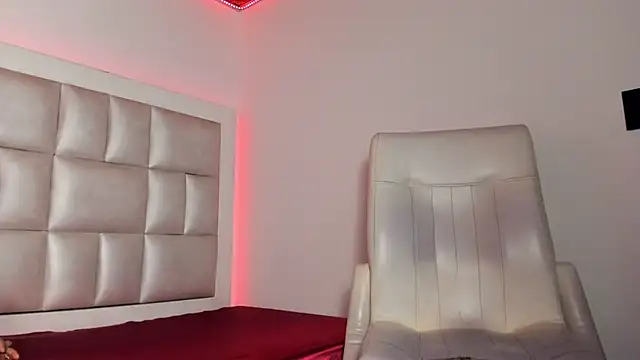 Snapshot of peyton__wat chatting on 11.28.25 peyton wat online show from 11.28.25