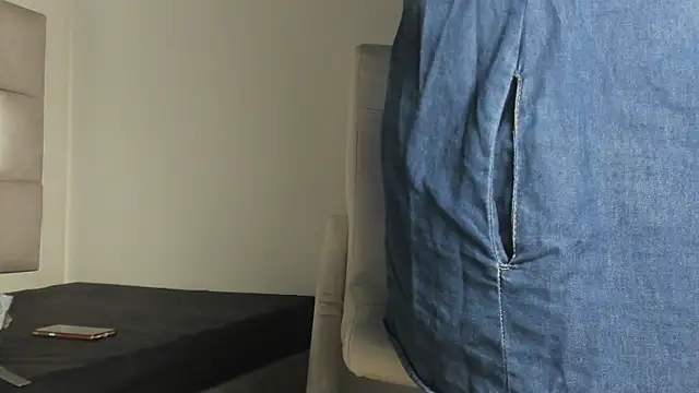 Snapshot of peyton__wat chatting on 12.01.25 peyton wat online show from 12.01.25