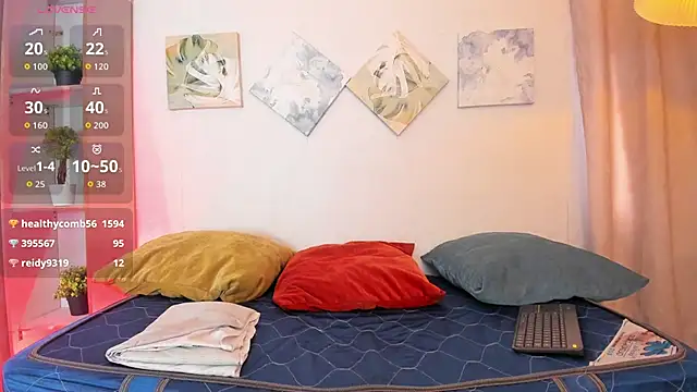 Snapshot of liam_twiink chatting on 11.25.25 liam twiink online show from 11.25.25