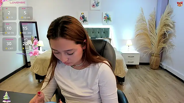 Snapshot of Samara_Hilton_2 chatting on 11.24.25 Samara Hilton 2 online show from 11.24.25