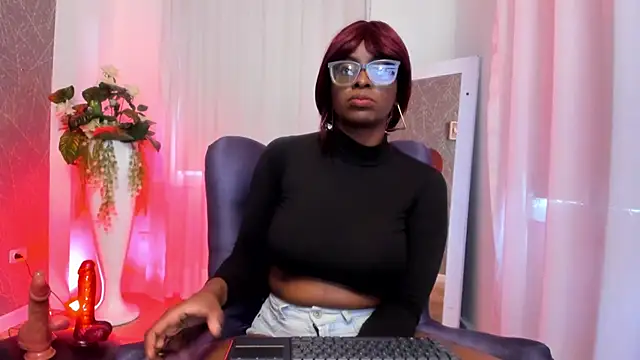 Snapshot of LolaJenkinss chatting on 10.27.25 LolaJenkinss online show from 10.27.25