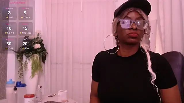 Snapshot of LolaJenkinss chatting on 11.09.25 LolaJenkinss online show from 11.09.25