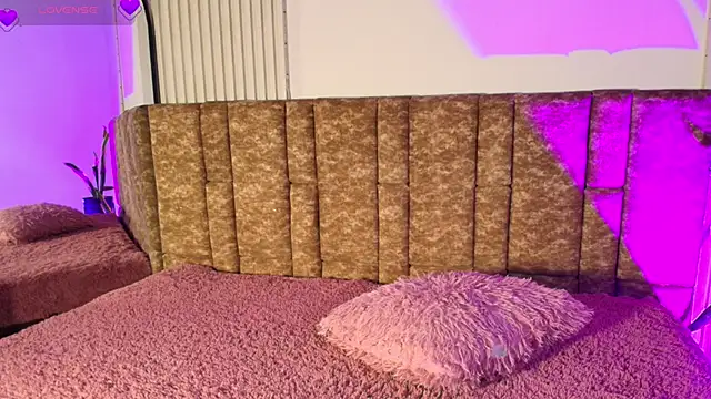 Missdionne curly online show from 03.09.26