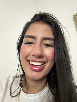 Snapshot of Julieta_Duque chatting on 04.23.26 Julieta Duque online show from 04.23.26