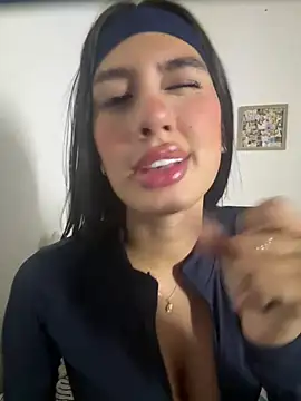 Snapshot of Julieta_Duque chatting on 06.16.26 Julieta Duque online show from 06.16.26