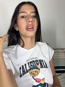 Snapshot of Julieta_Duque chatting on 07.24.26 Julieta Duque online show from 07.24.26